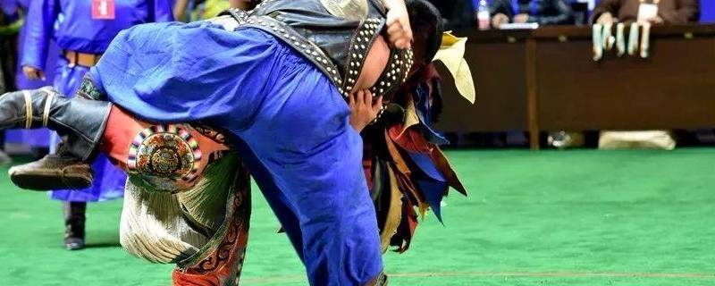 是蒙古族摔跤,骑马,射箭三大运动之首.