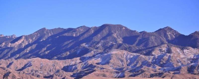 百科達人賀蘭縣景點有賀蘭山岩畫,蘇峪口,滾鐘口,賀蘭山國家森林公園