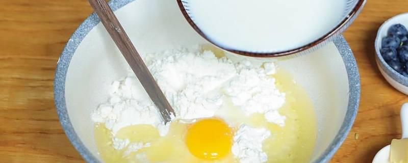 蛋黄牛奶加面粉面膜图片