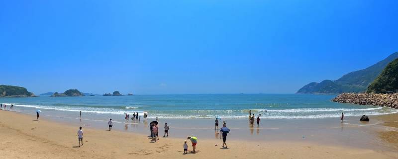 從沈家門半升洞碼頭到東極島(廟子湖島),通常一天一個班船,早上八點半